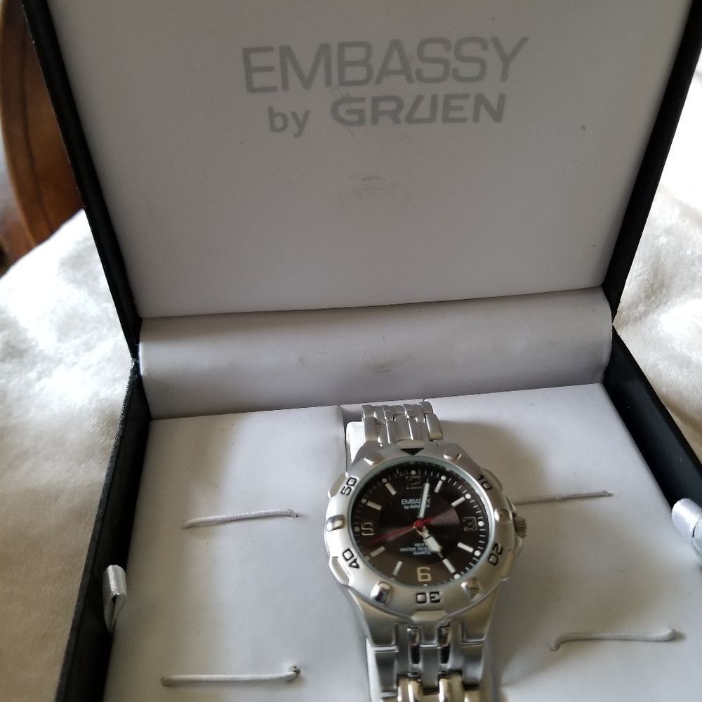Mens Silver Embassy By Greun Watch - Picture 3 of 3